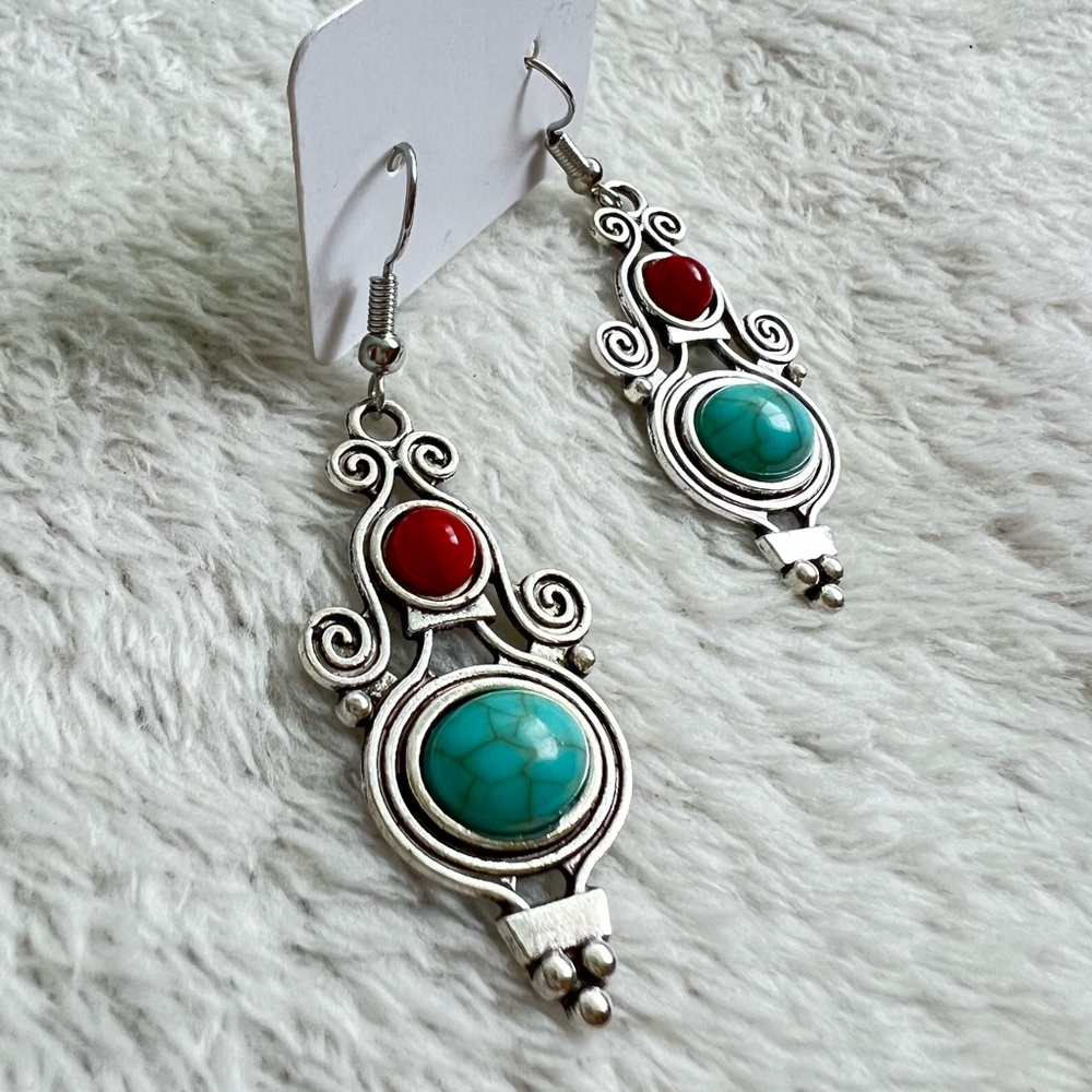 🌿 5/$15 absolutely lovely earrings, brand new